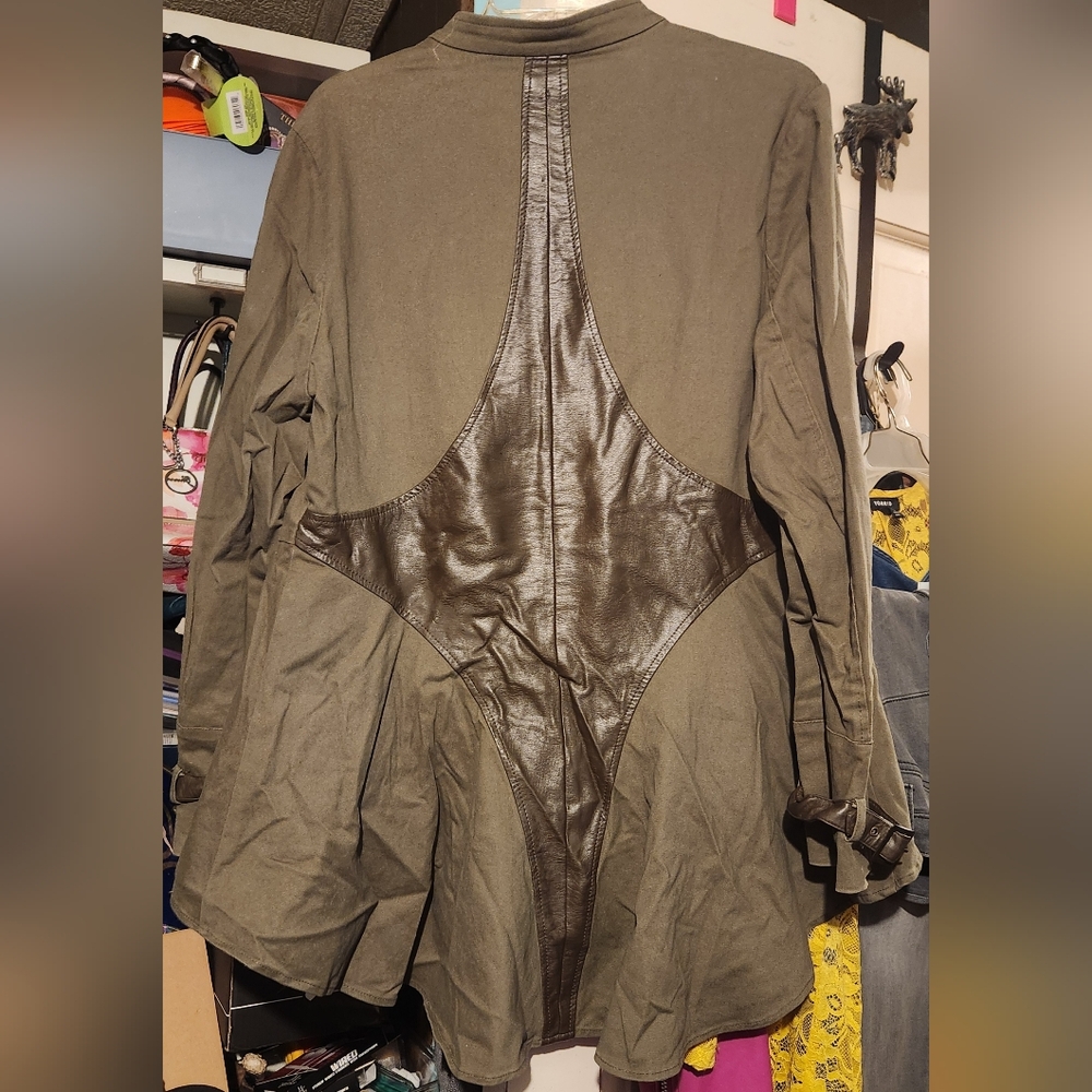 Torrid disney Peter Pan/neverland peplum Jacket size 1X - Picture 11 of 13